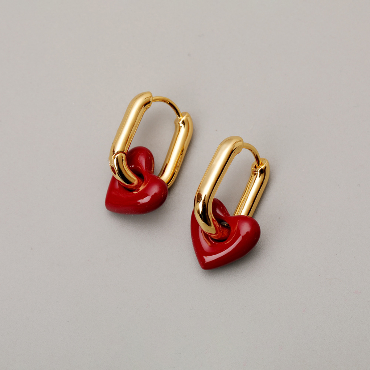1 Pair Classic Style Heart Shape Enamel Plating Copper Earrings display picture 14
