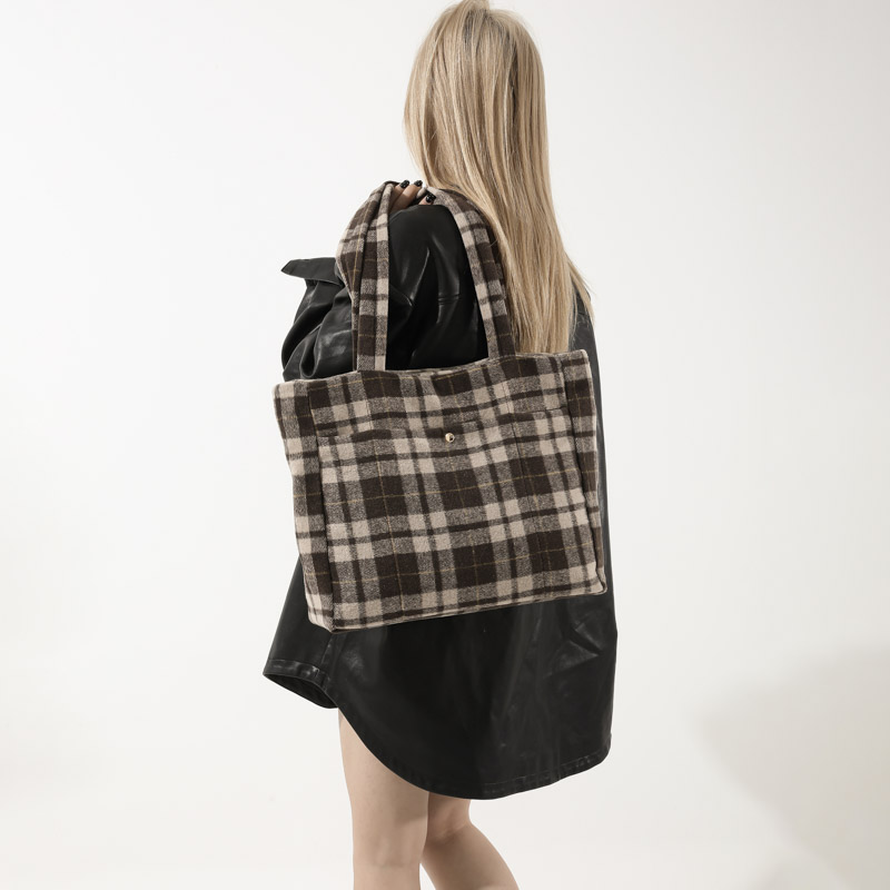 Women's Woolen Plaid Vintage Style Classic Style Sewing Thread Square Zipper Underarm Bag display picture 9