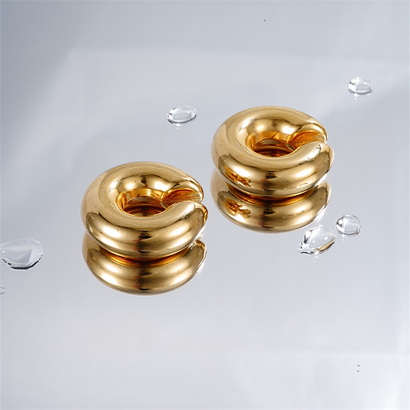 1 Pair Simple Style Classic Style C Shape Plating 304 Stainless Steel Gold Plated Ear Cuffs display picture 1