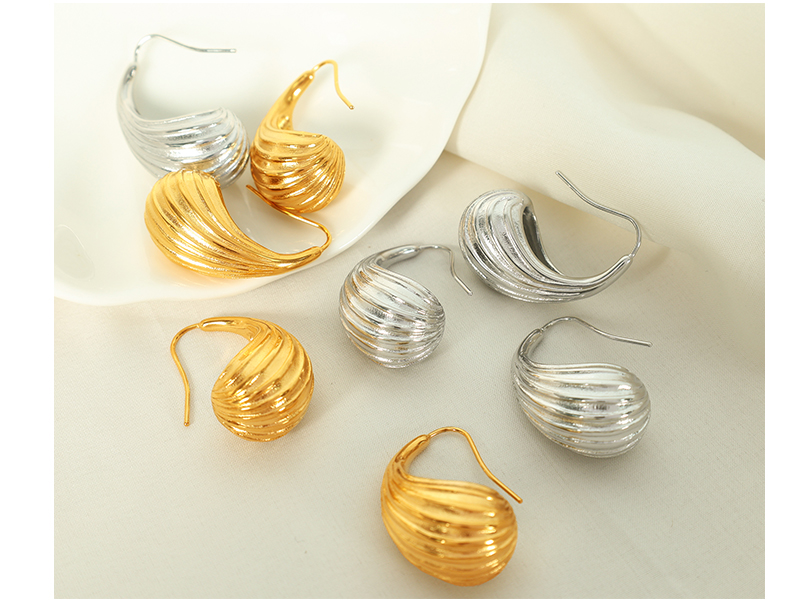 Elegant Formal Simple Style Stripe Water Droplets Titanium Steel Plating Inlay 18k Gold Plated Rings Earrings display picture 6