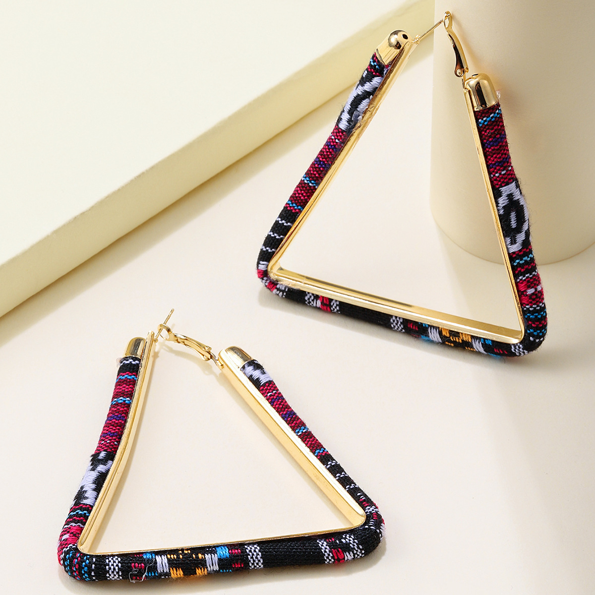 1 Pair Exaggerated Ethnic Style Triangle Geometric Plating Alloy Earrings display picture 2