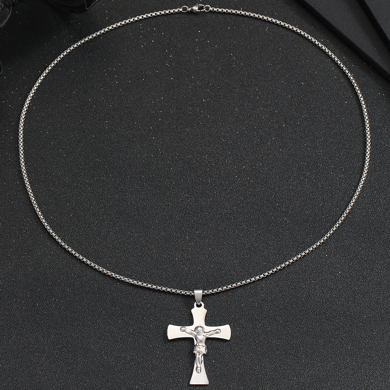 Hip-hop Cross Stainless Steel Pendant Necklace display picture 3