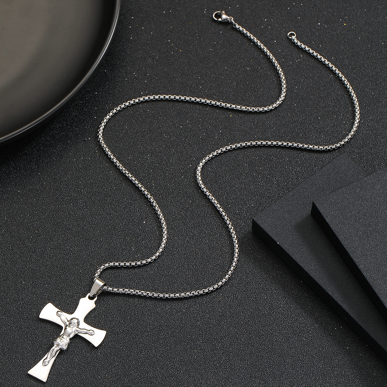 Hip-hop Cross Stainless Steel Pendant Necklace display picture 4