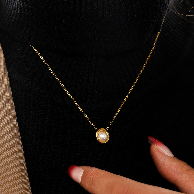 Edelstahl 304 Einfacher Stil Inlay Einfarbig Künstliche Perlen Halskette Mit Anhänger display picture 4