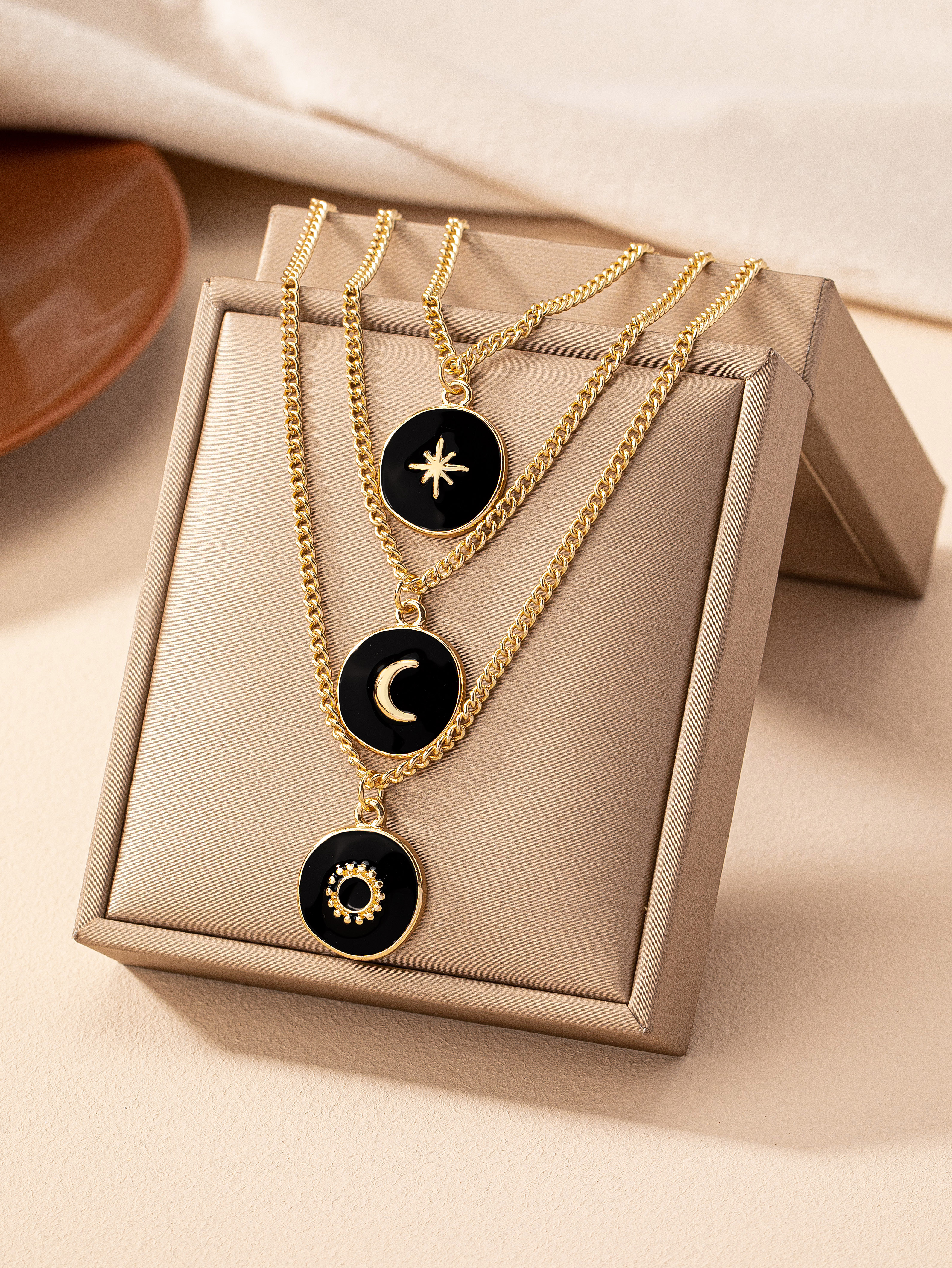 Einfacher Stil Sonne Stern Mond Ferrolegierung Überzug Vergoldet Frau Dreilagige Halskette display picture 2
