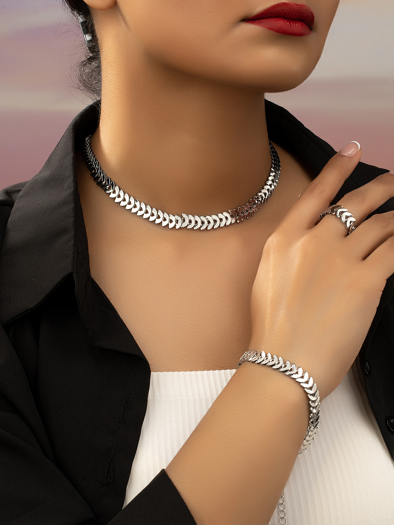 Elegant Simple Style Grain Ferroalloy Women's Rings Bracelets Necklace display picture 1