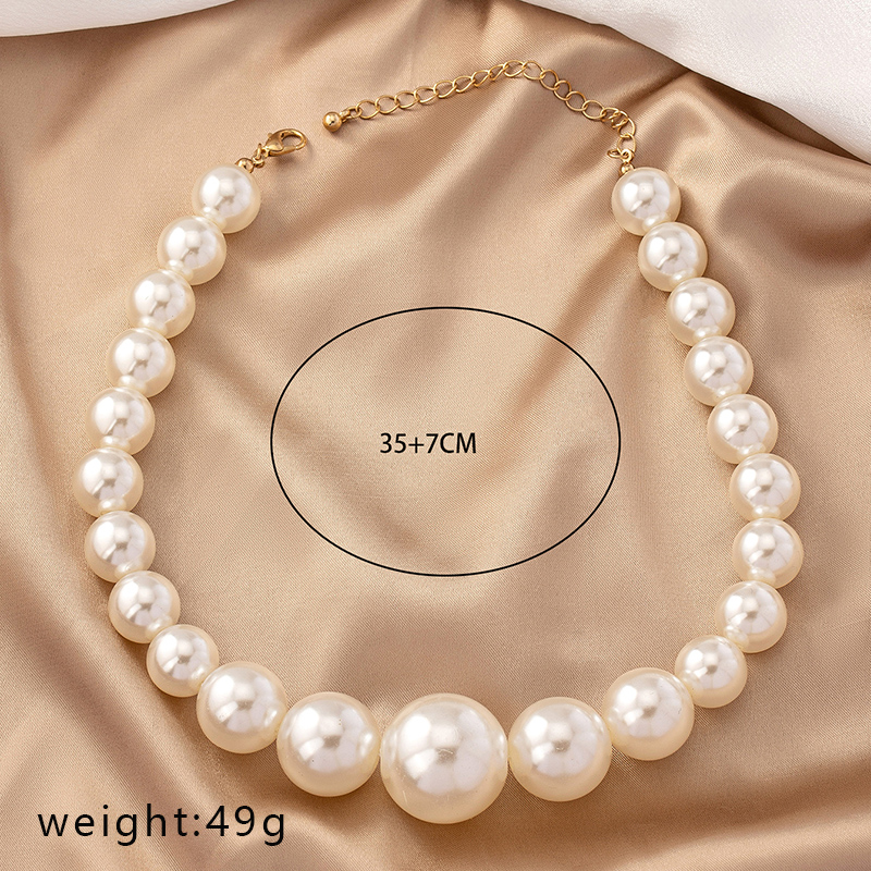 Elegant Round Imitation Pearl Beaded Women's Pendant Necklace display picture 13