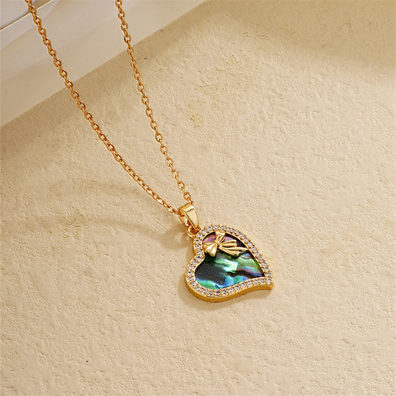 Wholesale IG Style Vintage Style Starry Sky Heart Shape Butterfly 304 Stainless Steel Copper Plating Inlay K Gold Plated Zircon Charms Necklace display picture 2