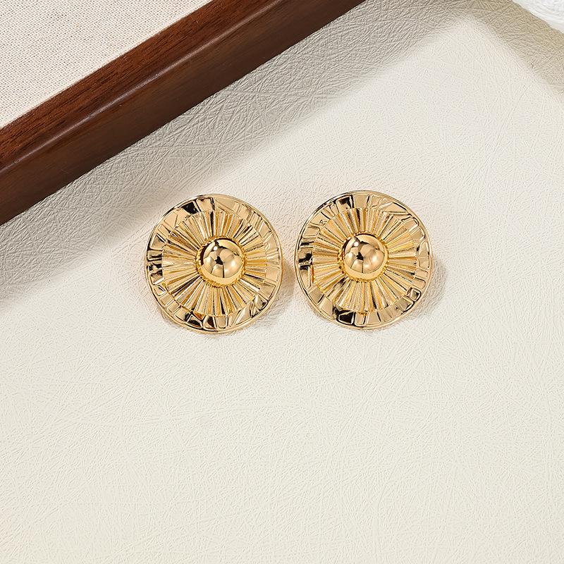 1 Pair Elegant Retro Classic Style Round Plating Alloy Ear Studs display picture 2