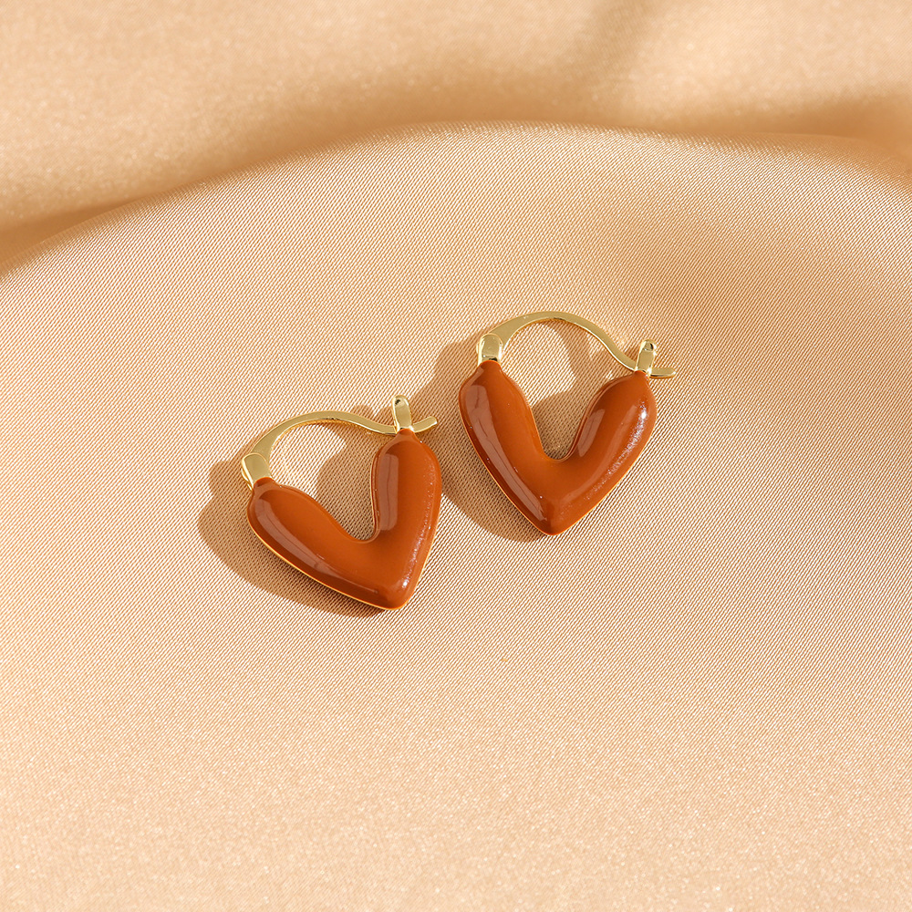 1 Pair Elegant Retro Heart Shape Enamel Plating Copper Resin 18K Gold Plated Earrings display picture 7