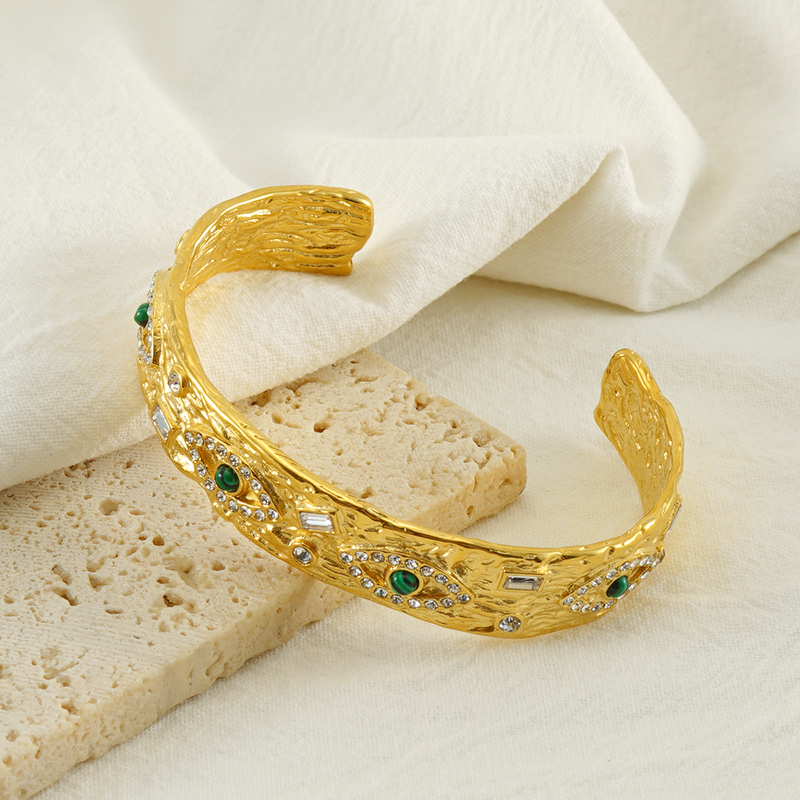 Elegant Retro Eye 304 Stainless Steel 18K Gold Plated Natural Stone Zircon Bangle In Bulk display picture 5