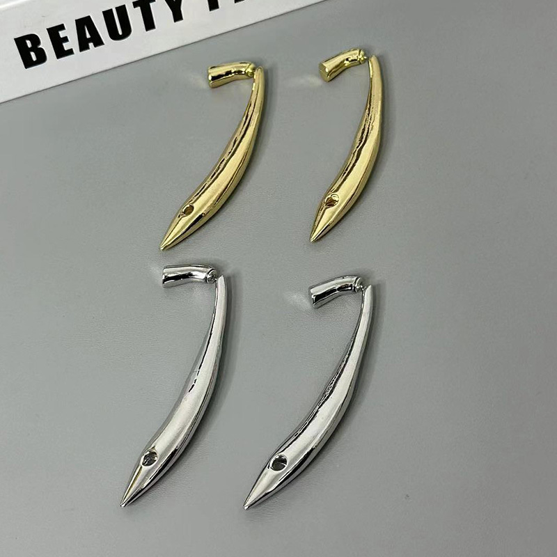 1 Pair Exaggerated French Style Solid Color Plating Alloy Gold Plated Silver Plated Drop Earrings display picture 4