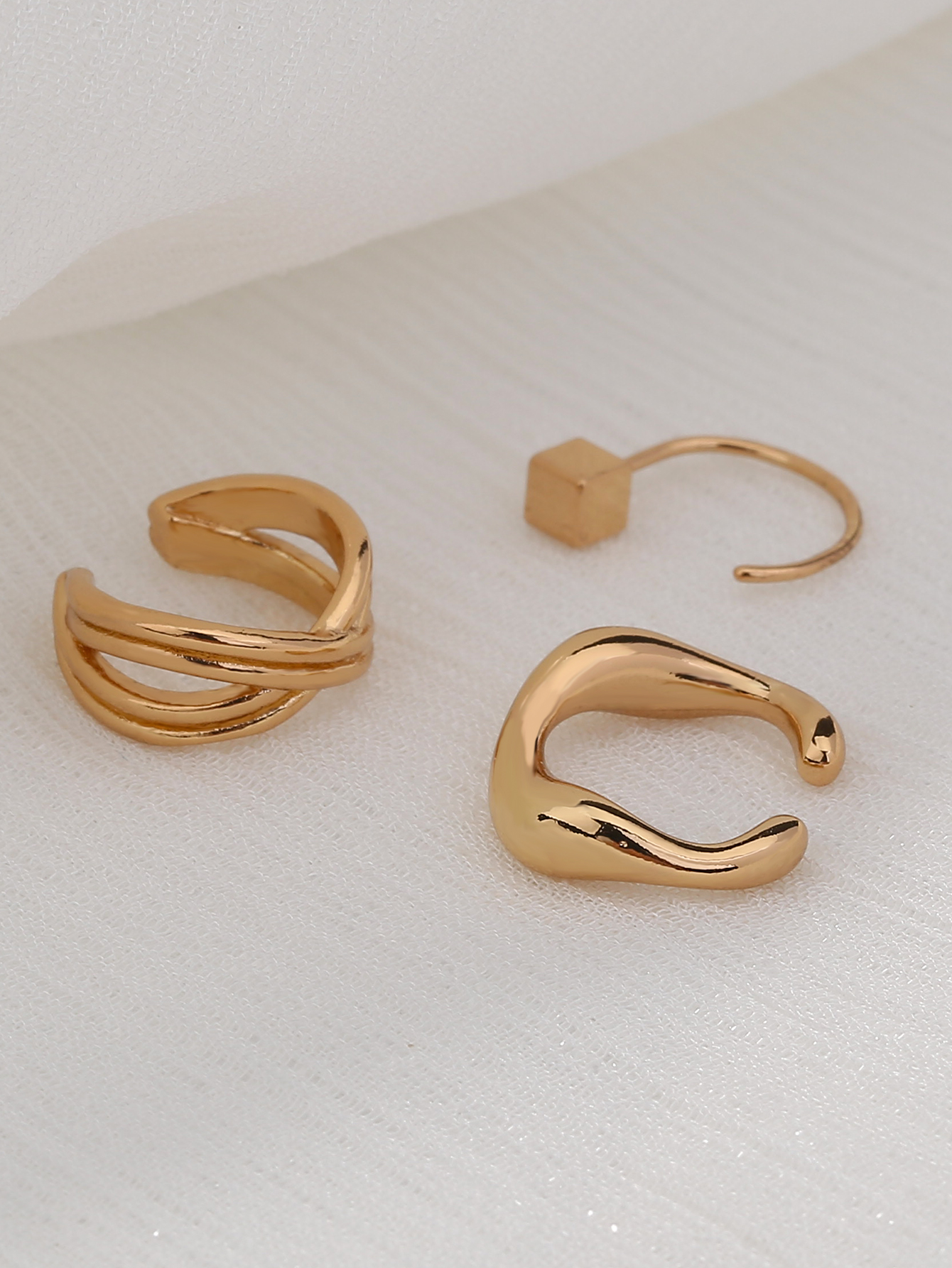3 Pieces Simple Style Solid Color Copper Ear Cuffs display picture 8