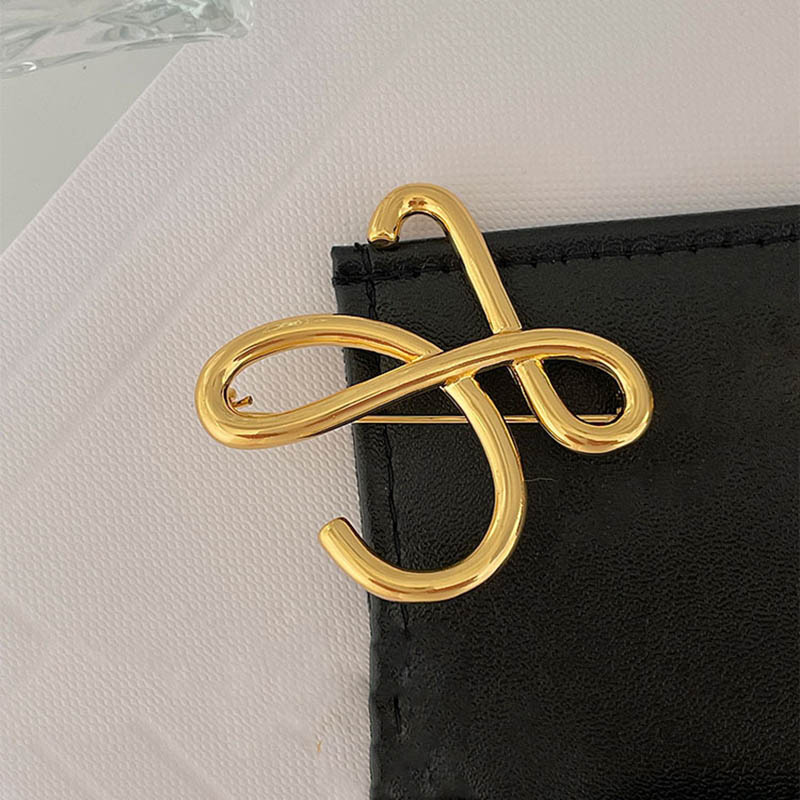 Modern Style Simple Style Cool Style Letter Copper Women's Brooches display picture 3