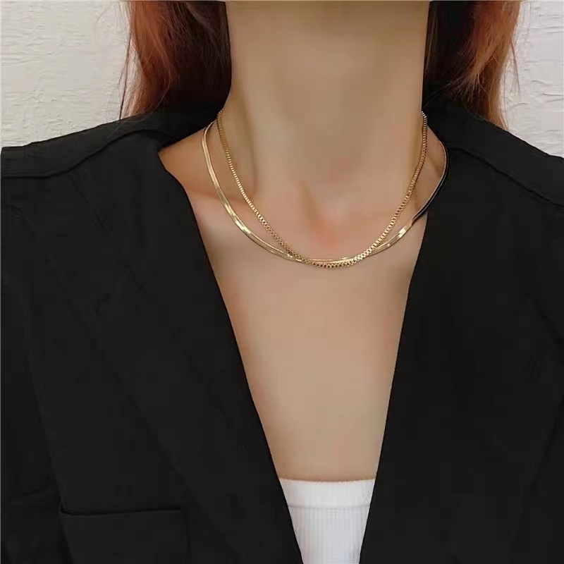 Simple Style Solid Color Alloy Plating Gold Plated Women's Layered Necklaces display picture 1