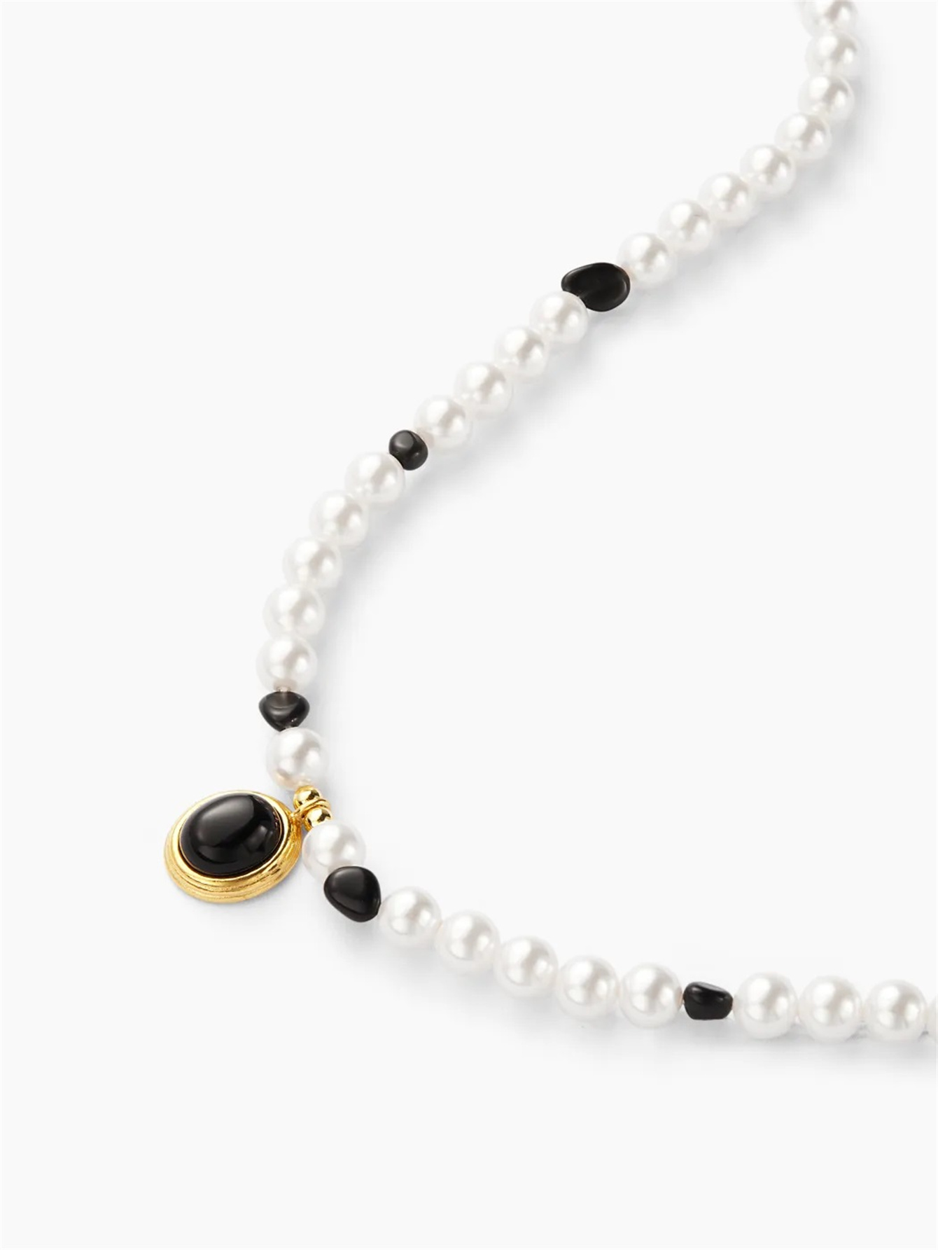 Simple Style Round Stainless Steel Shell Pearls Beaded Plating Artificial Pearls Obsidian 18K Gold Plated Women's Pendant Necklace display picture 3
