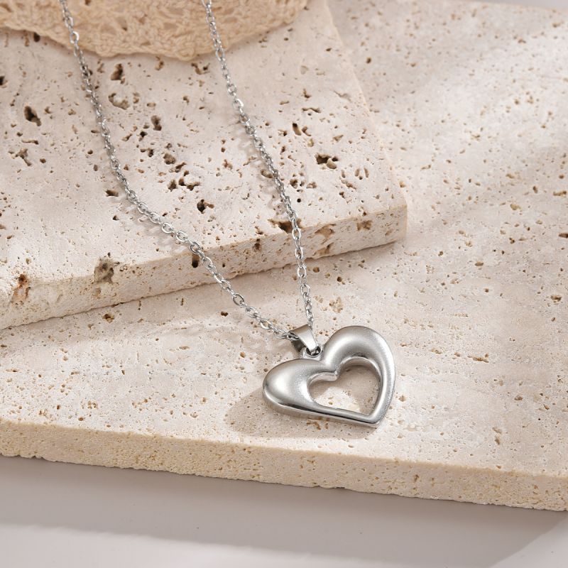 Stainless Steel 18K Gold Plated Modern Style Simple Style Polishing Plating Heart Shape Necklace display picture 9