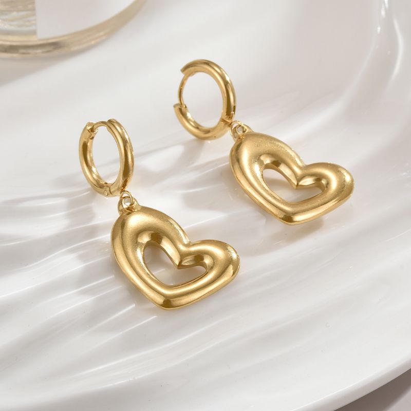 1 Pair Simple Style Commute Heart Shape Polishing Plating Stainless Steel 18K Gold Plated Drop Earrings display picture 6