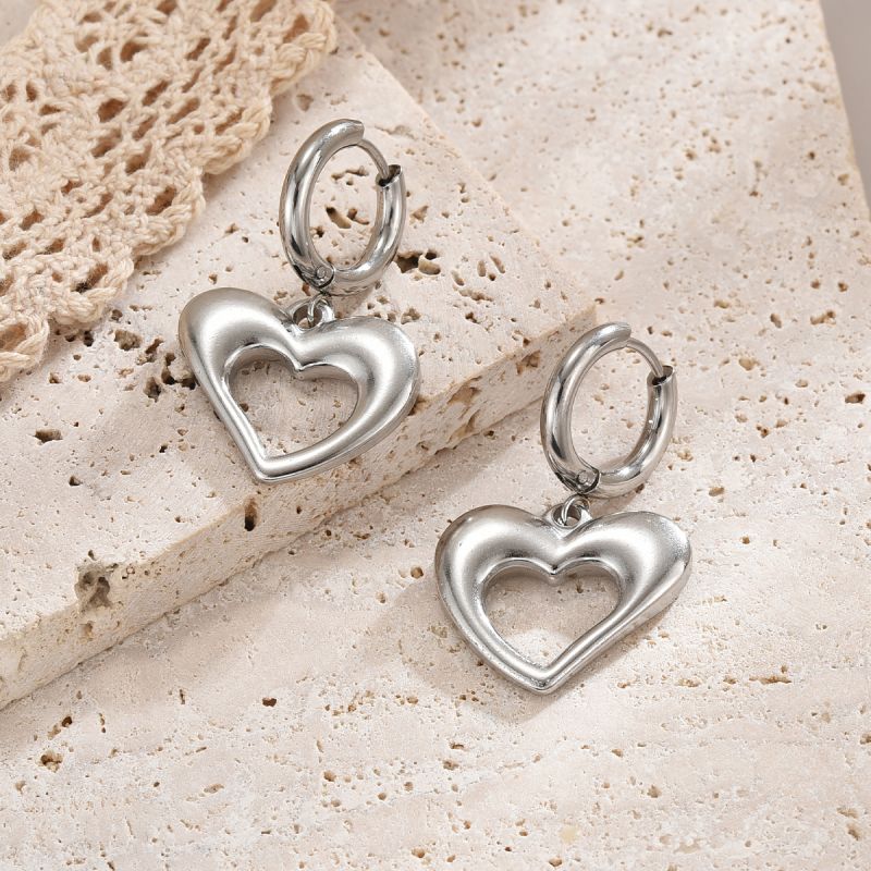 1 Pair Simple Style Commute Heart Shape Polishing Plating Stainless Steel 18K Gold Plated Drop Earrings display picture 12