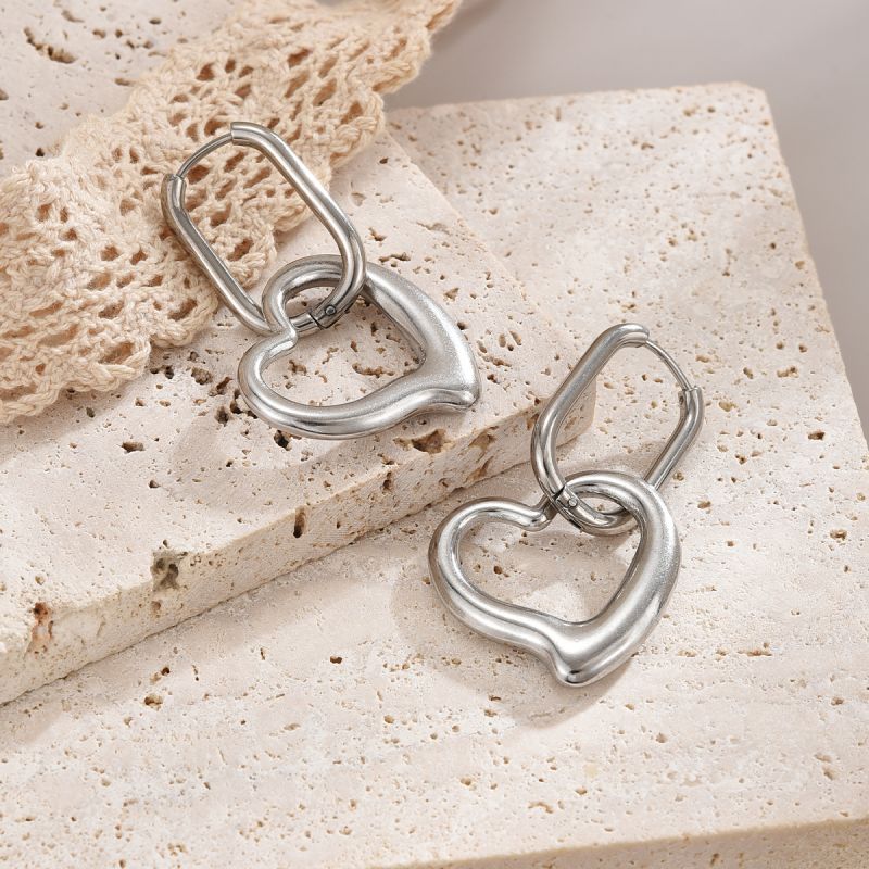 1 Pair Simple Style Commute Heart Shape Polishing Plating Stainless Steel 18K Gold Plated Drop Earrings display picture 10