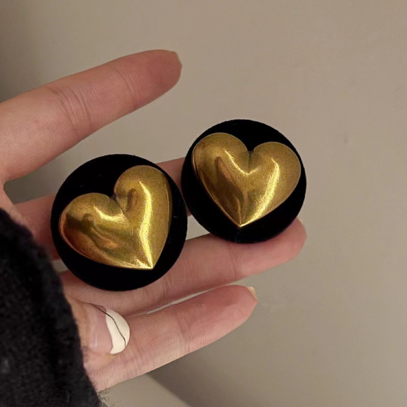 1 Pair Simple Style Heart Shape Arylic Alloy Ear Studs display picture 2