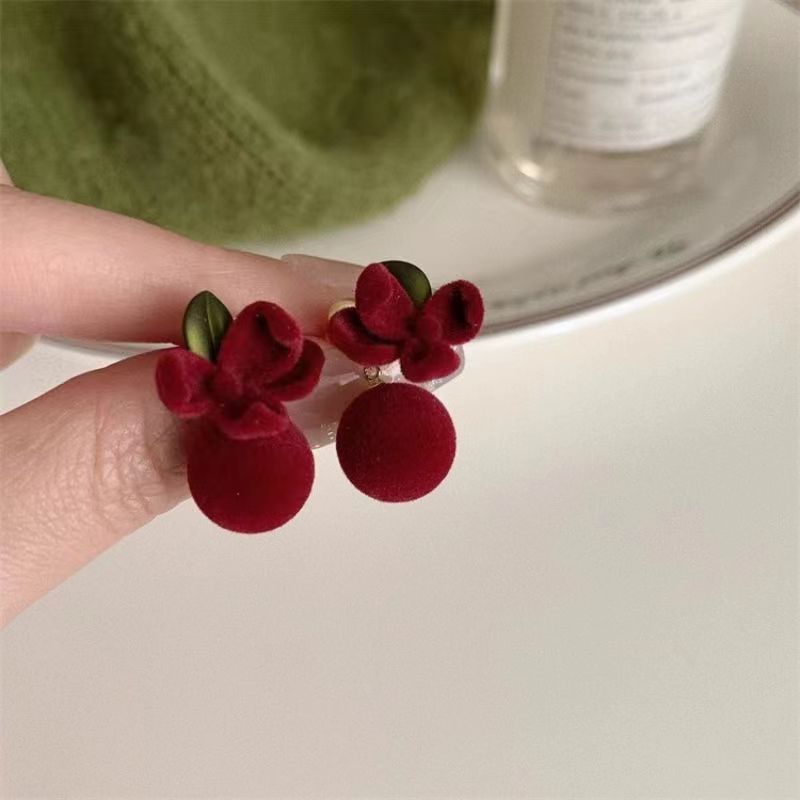 1 Pair Classical Romantic Flower Plating Inlay Synthetics Artificial Leather Gold Plated Drop Earrings display picture 1