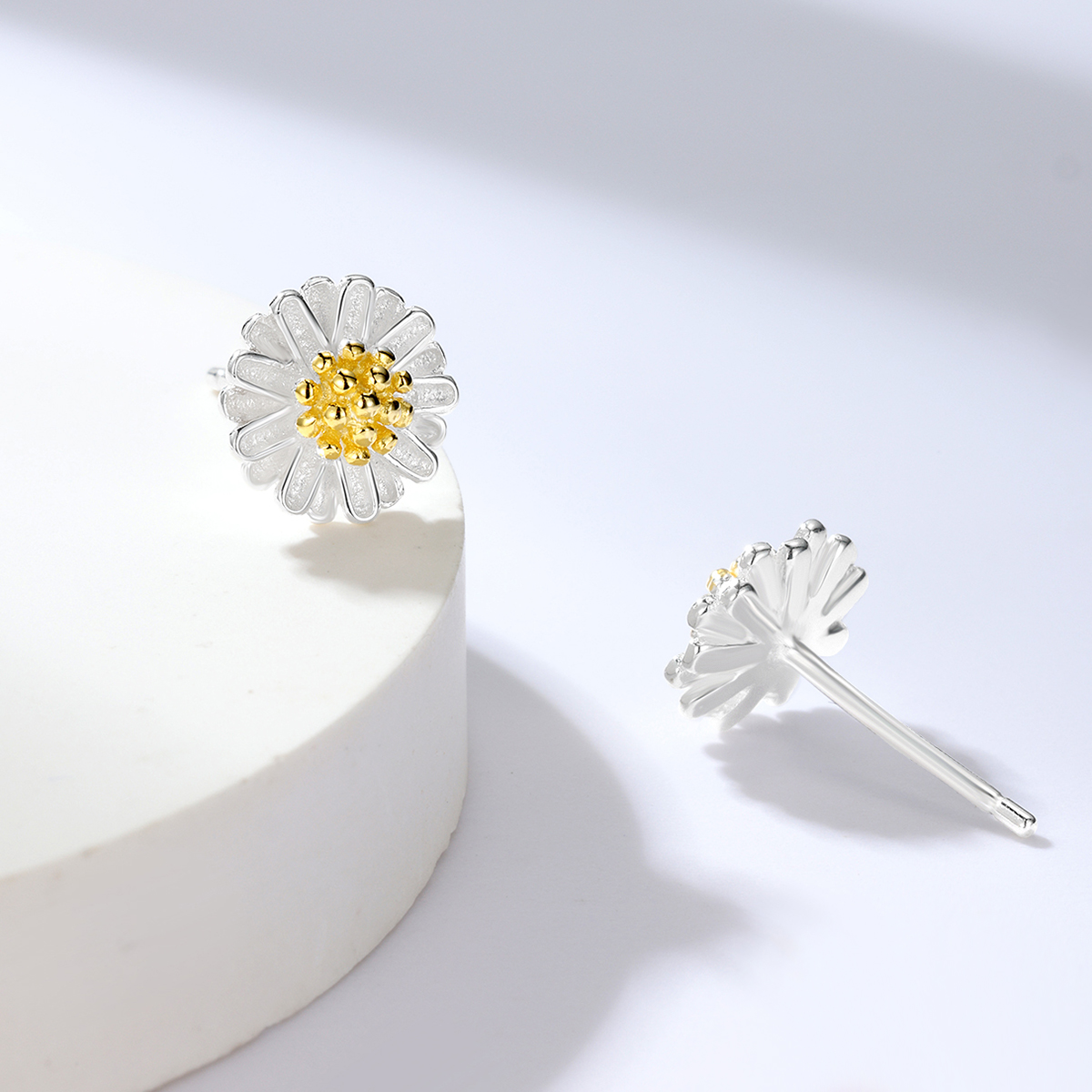 1 Pair Sweet Daisy Sterling Silver Ear Studs display picture 1