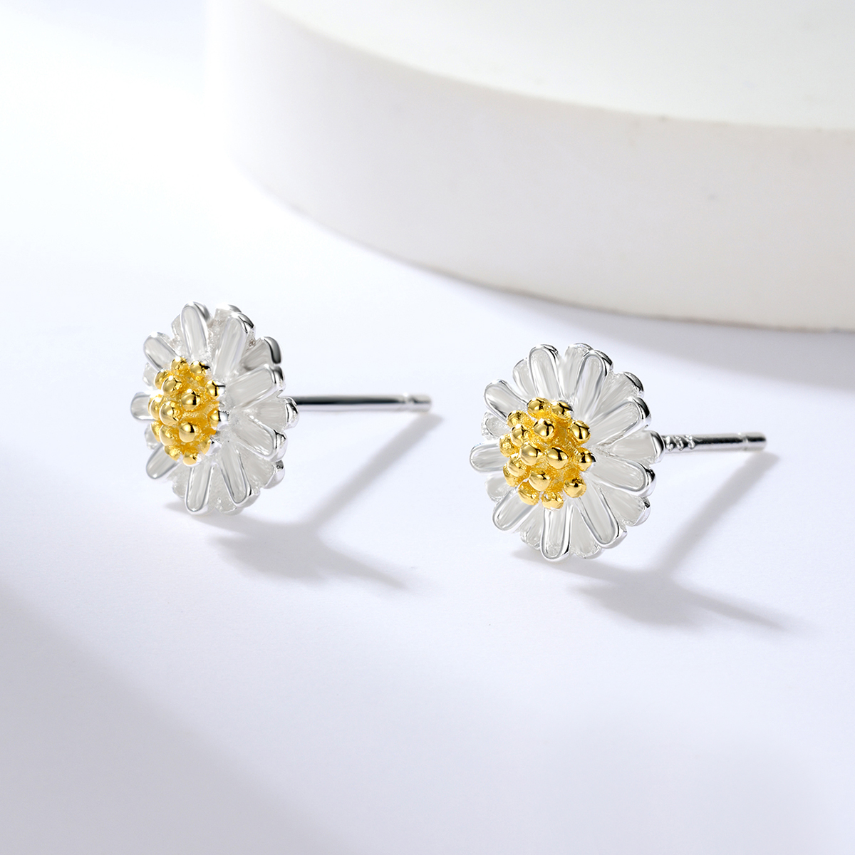 1 Pair Sweet Daisy Sterling Silver Ear Studs display picture 2