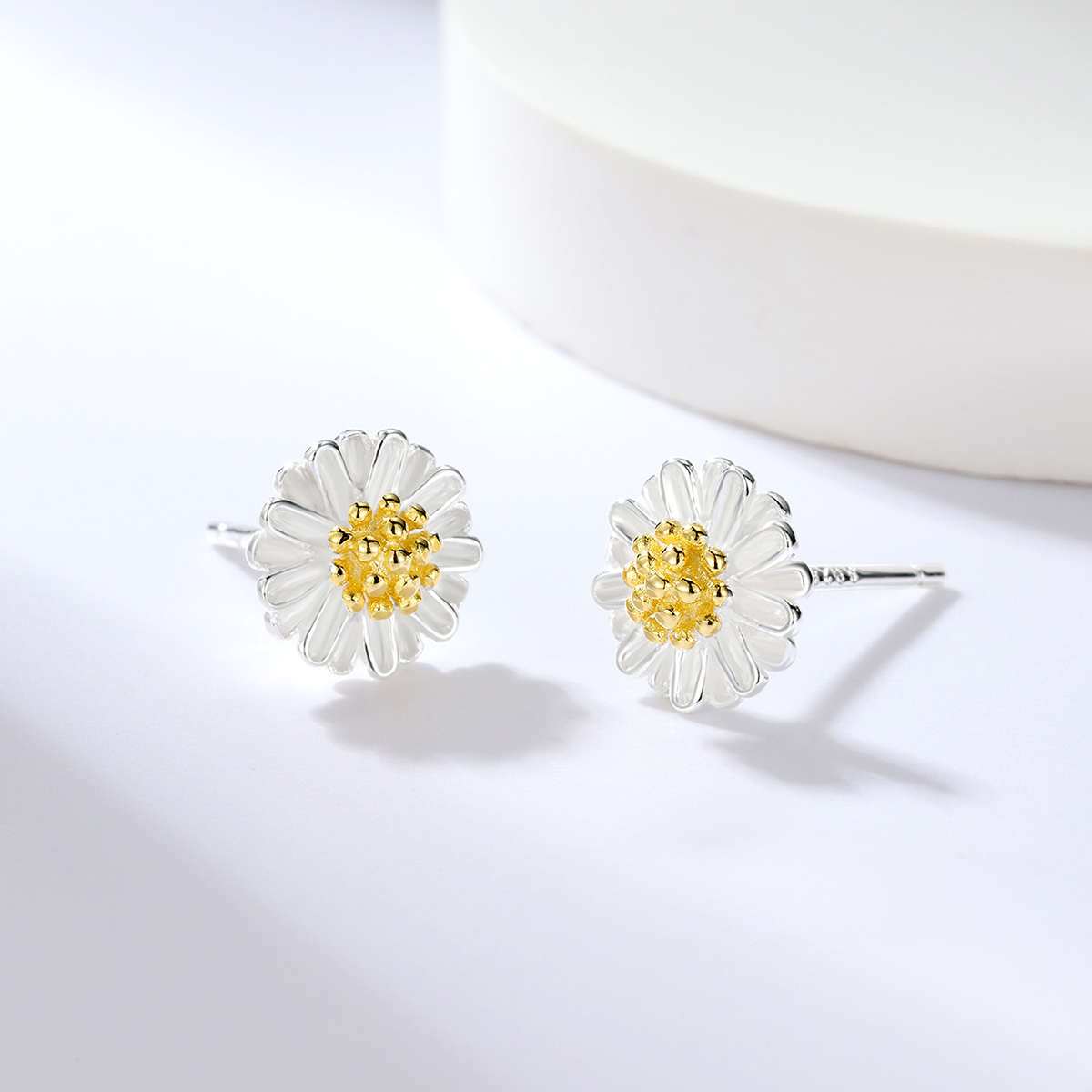 1 Pair Sweet Daisy Sterling Silver Ear Studs display picture 3