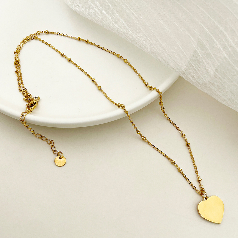 304 Stainless Steel Gold Plated Sweet Simple Style Enamel Plating Heart Shape Pendant Necklace display picture 2