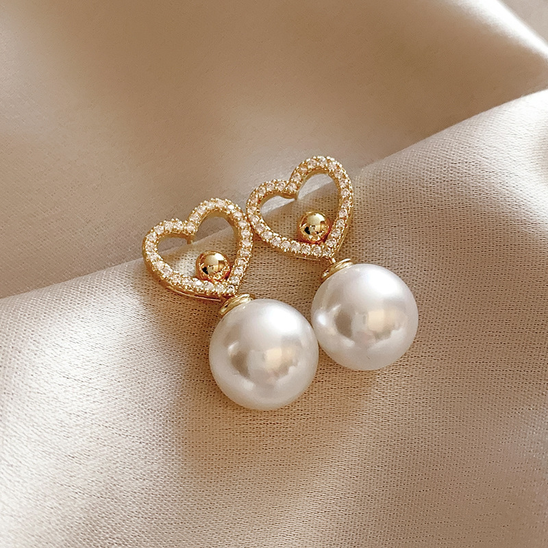 1 Pair Classic Style Heart Shape Plating Inlay Imitation Pearl Copper Zircon 18k Gold Plated Drop Earrings display picture 5