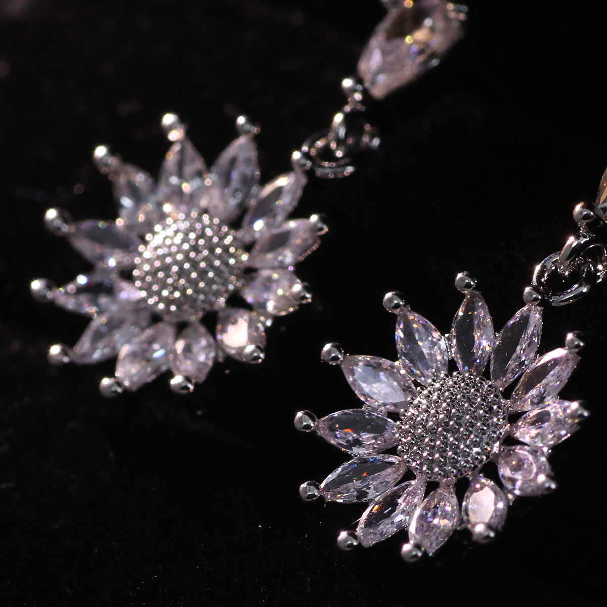 1 Paar Elegant Schneeflocke Überzug Inlay Kupfer Künstliche Perlen Künstlicher Diamant Versilbert Tropfenohrringe display picture 3
