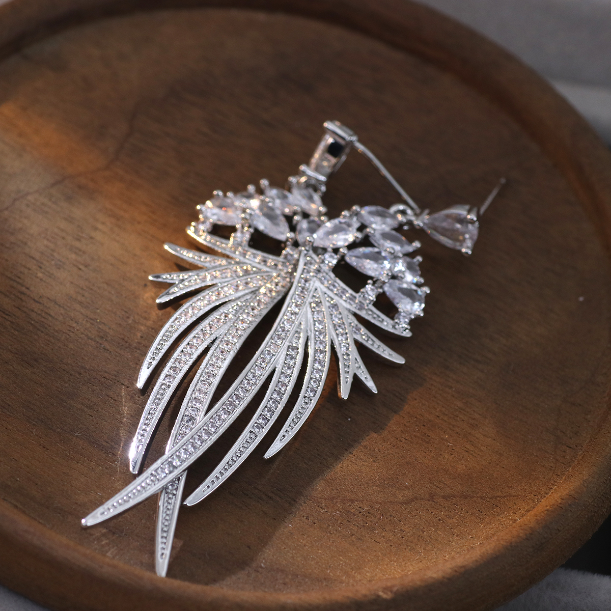 1 Paar Elegant Schneeflocke Überzug Inlay Kupfer Künstliche Perlen Künstlicher Diamant Versilbert Tropfenohrringe display picture 5