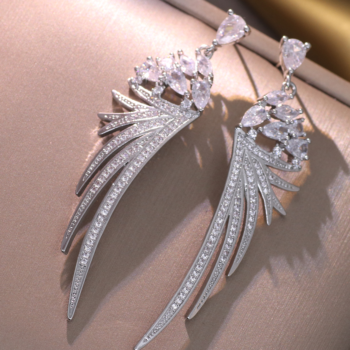 1 Paar Elegant Schneeflocke Überzug Inlay Kupfer Künstliche Perlen Künstlicher Diamant Versilbert Tropfenohrringe display picture 6