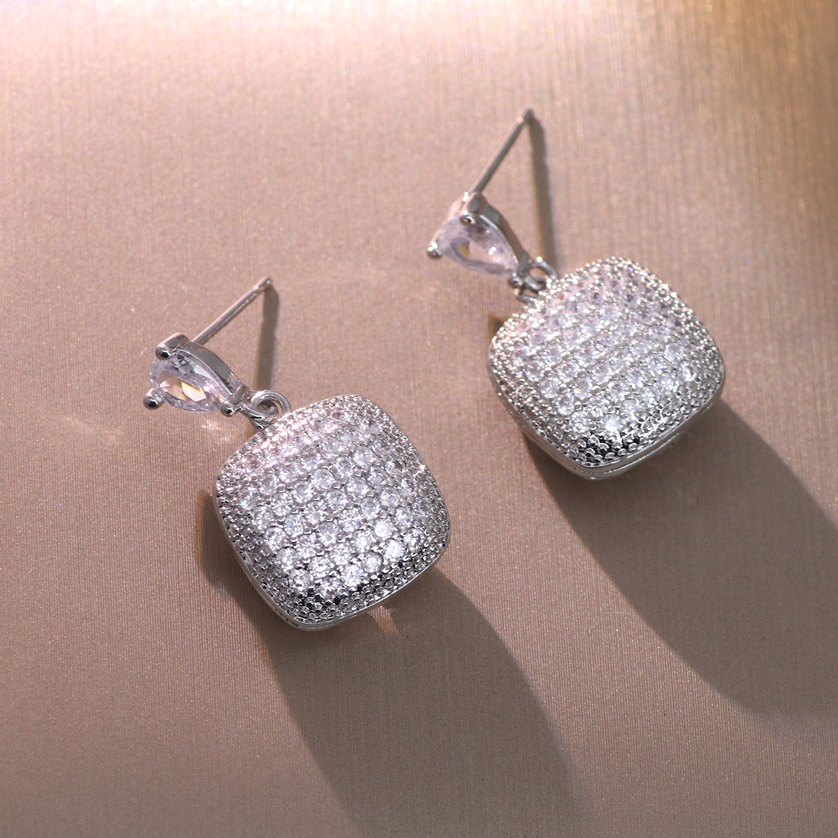 1 Paar Elegant Schneeflocke Überzug Inlay Kupfer Künstliche Perlen Künstlicher Diamant Versilbert Tropfenohrringe display picture 13