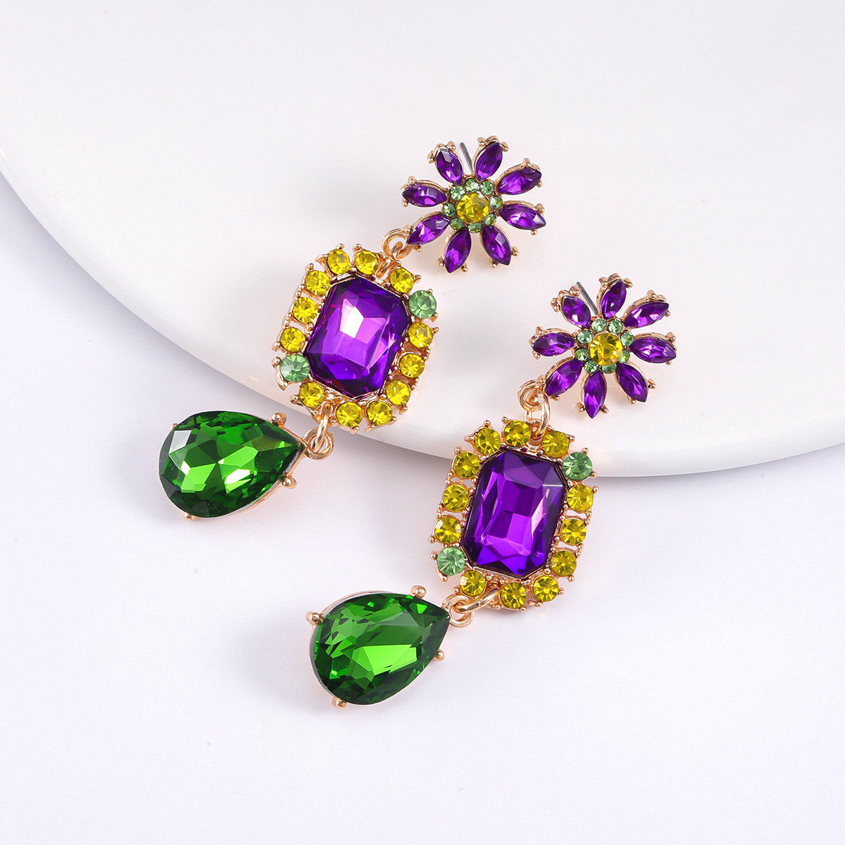 1 Pair Elegant Flower Plating Inlay Alloy Artificial Gemstones Gold Plated Drop Earrings display picture 10