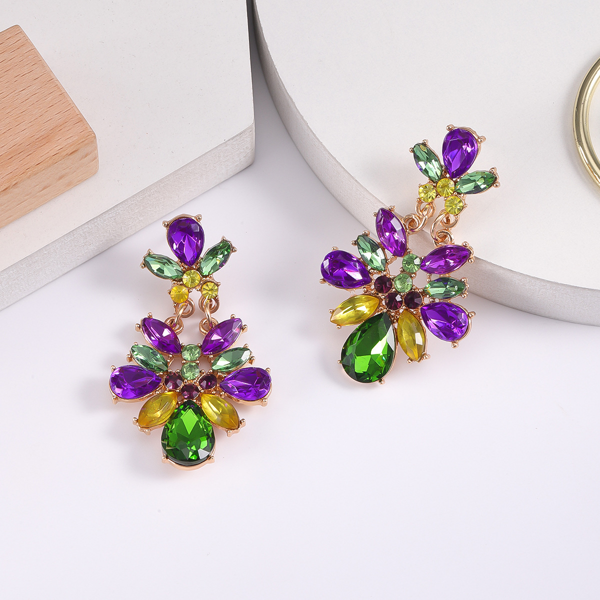 1 Pair Elegant Flower Plating Inlay Alloy Artificial Gemstones Gold Plated Drop Earrings display picture 9