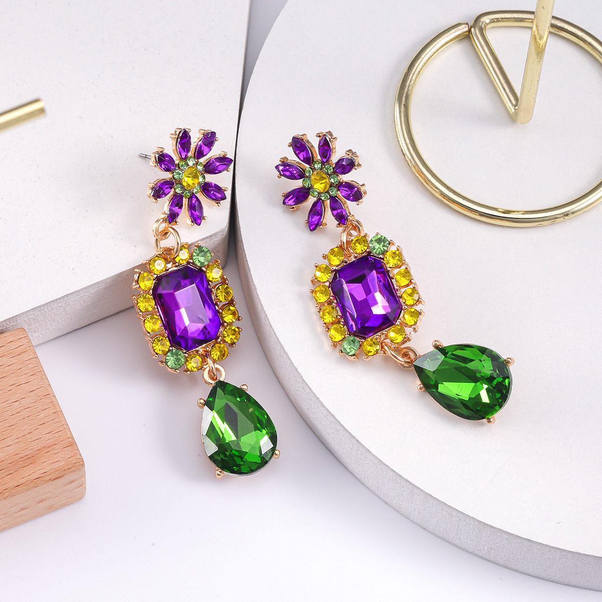 1 Pair Elegant Flower Plating Inlay Alloy Artificial Gemstones Gold Plated Drop Earrings display picture 5