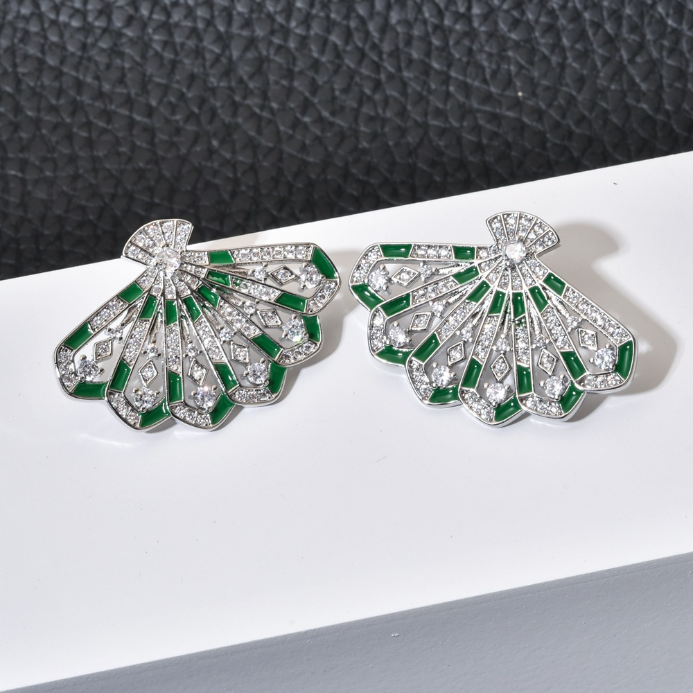 1 Pair Sweet Sector Plating Inlay Copper Zircon White Gold Plated Ear Studs display picture 3