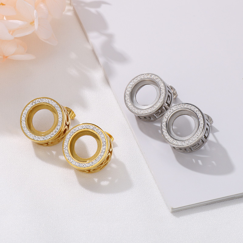 1 Pair Simple Style Round Hollow Out Inlay Stainless Steel Rhinestones 18K Gold Plated Ear Studs display picture 1