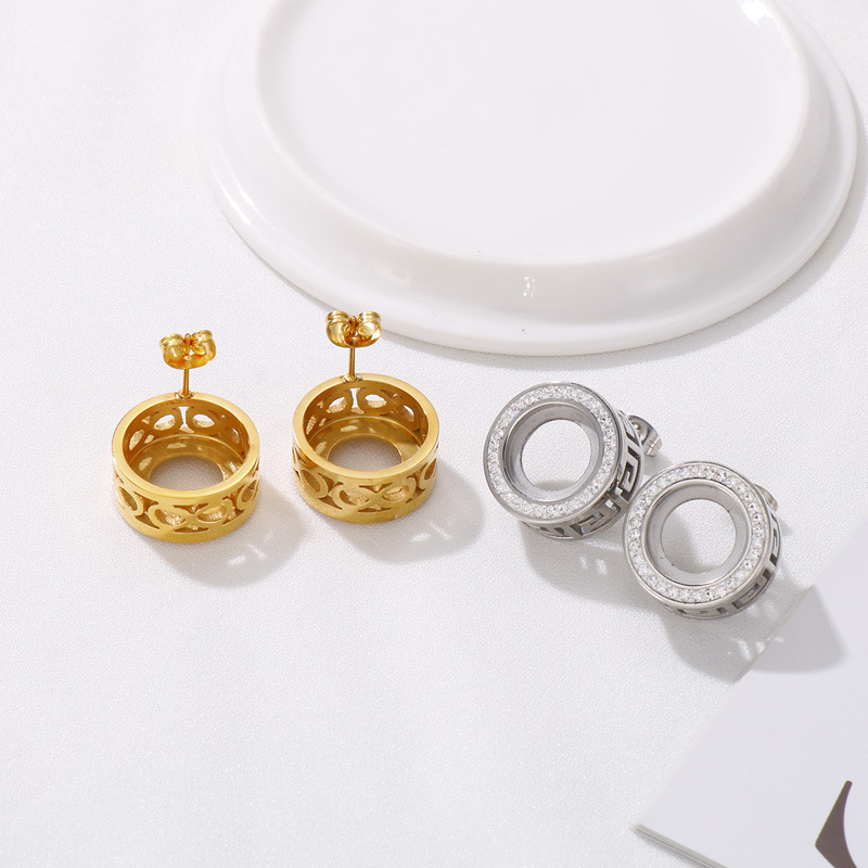 1 Pair Simple Style Round Hollow Out Inlay Stainless Steel Rhinestones 18K Gold Plated Ear Studs display picture 2