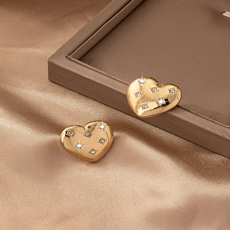 1 Pair Simple Style Heart Shape Plating Inlay Ferroalloy Rhinestones Gold Plated Ear Studs display picture 4