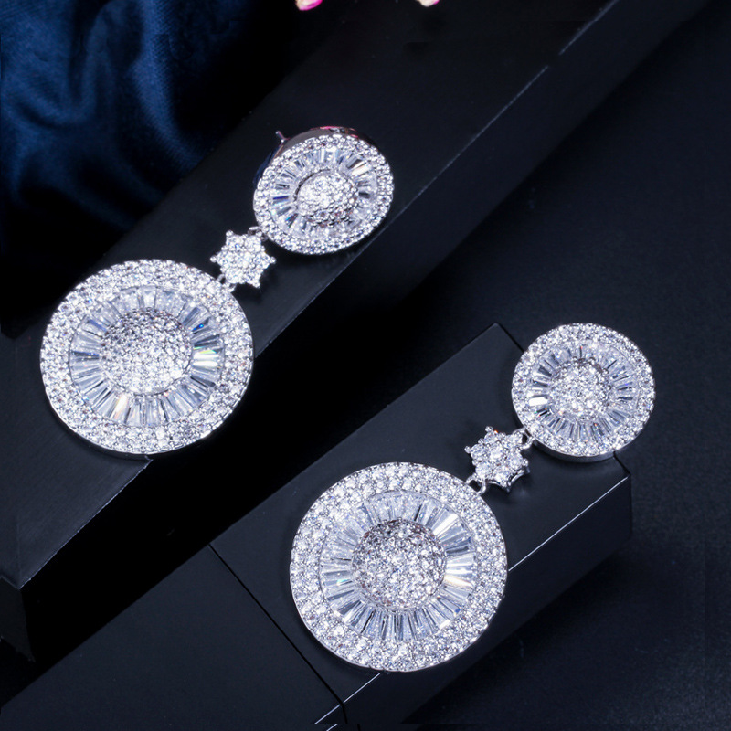 1 Pair Lady Round Snowflake Plating Inlay Copper Zircon Rhodium Plated Silver Plated Drop Earrings display picture 7
