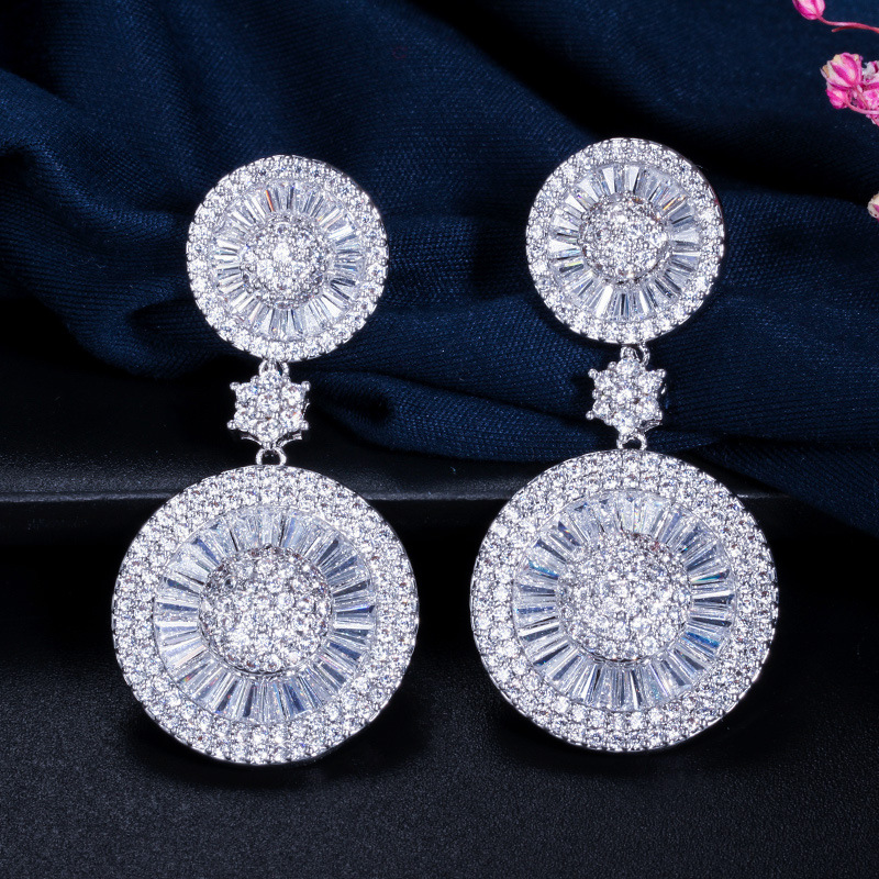 1 Pair Lady Round Snowflake Plating Inlay Copper Zircon Rhodium Plated Silver Plated Drop Earrings display picture 5