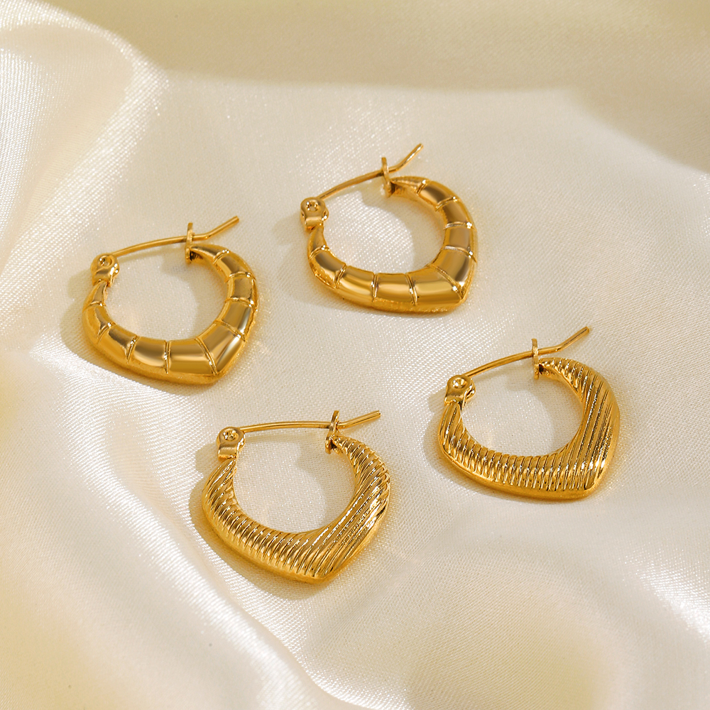1 Paar IG-Stil Herzform Überzug Edelstahl 304 18 Karat Vergoldet Ohrringe display picture 1