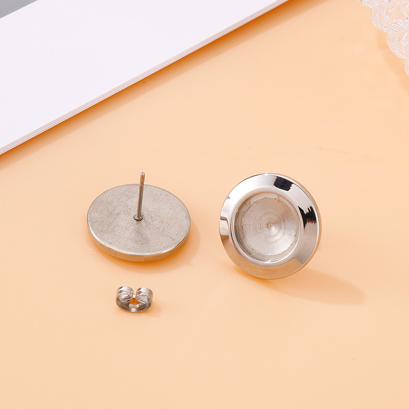 1 Pair Simple Style Round Plating Stainless Steel 18K Gold Plated Ear Studs display picture 3