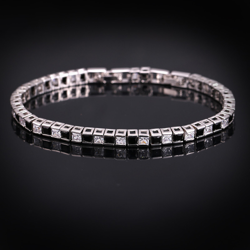 Casual Cuadrado Cobre Embutido Circón Chapado En Oro De 14 Quilates. Blanco Oro Plateado Pulsera display picture 5