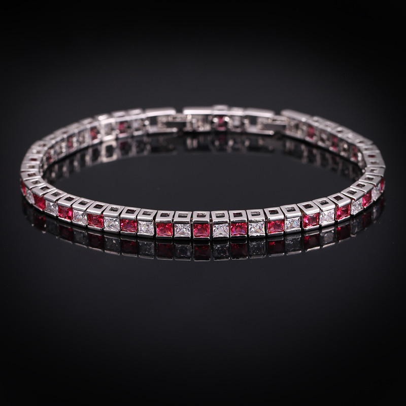 Lässig Quadrat Kupfer Inlay Zirkon 14 Karat Vergoldet Weißgold Plattiert Armbänder display picture 2