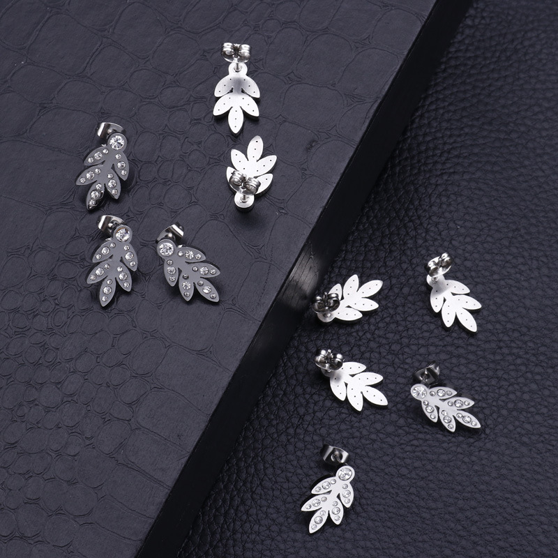 1 Pair Simple Style Leaf Inlay Stainless Steel Zircon 18K Gold Plated Ear Studs display picture 2
