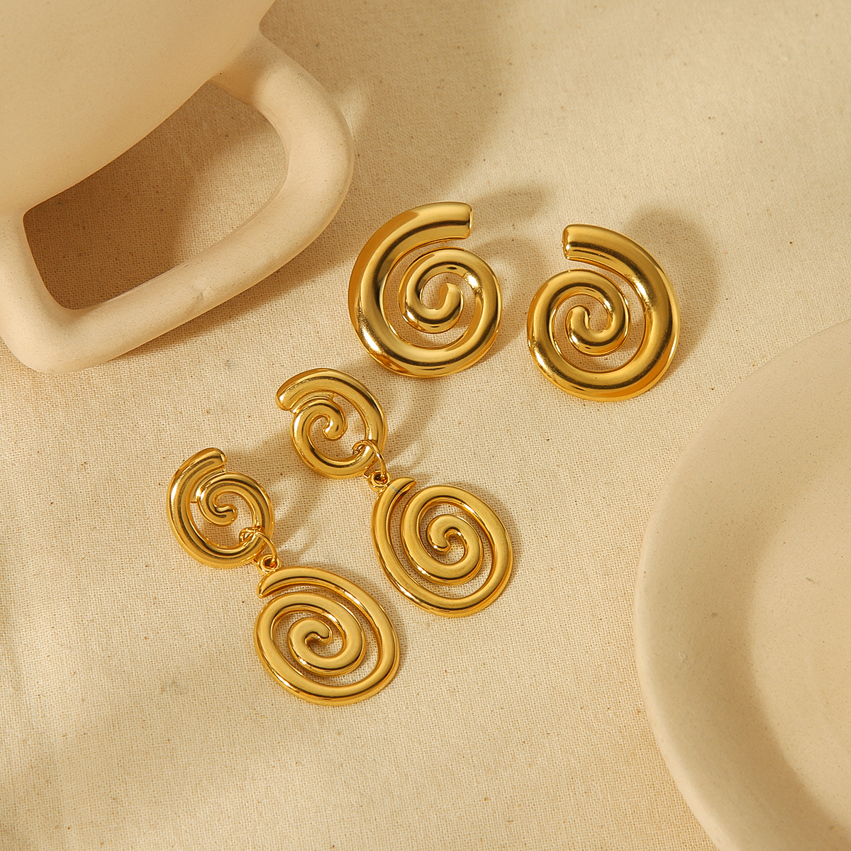 1 Pair Simple Style Spiral Stripe Polishing Plating 304 Stainless Steel 18K Gold Plated Drop Earrings display picture 2